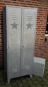 Afbeelding van 2 deurs locker in kleur met ster of colourwax